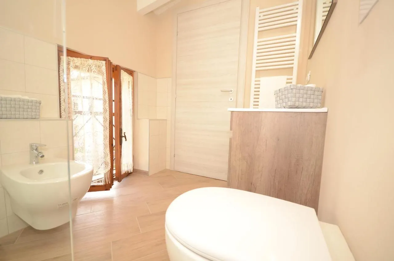 Corte Vezzola Bilocale Emma Apartment Puegnago del Garda